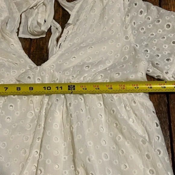 Mustard Seed-adorable, white eyelet top - size M - Picture 5 of 9